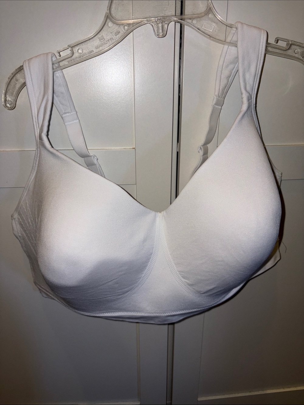 NWOT Playtex Smooth White Full-Coverage T-Shirt Bra
